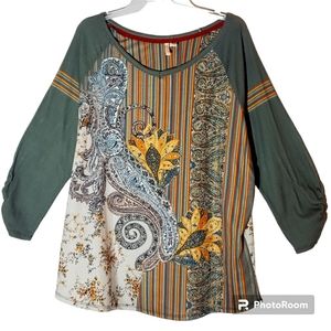 Cato Est 1946 women's large geometric print long sleeves pullover top. 1014